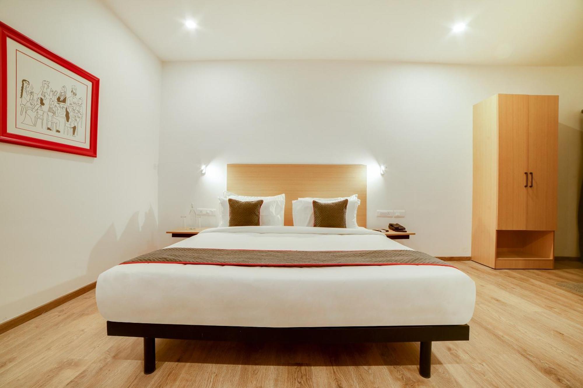 Super Townhouse Hosur Main Road Bommanahalli Near Gopalan Innovation Mall Bangalore Eksteriør bilde