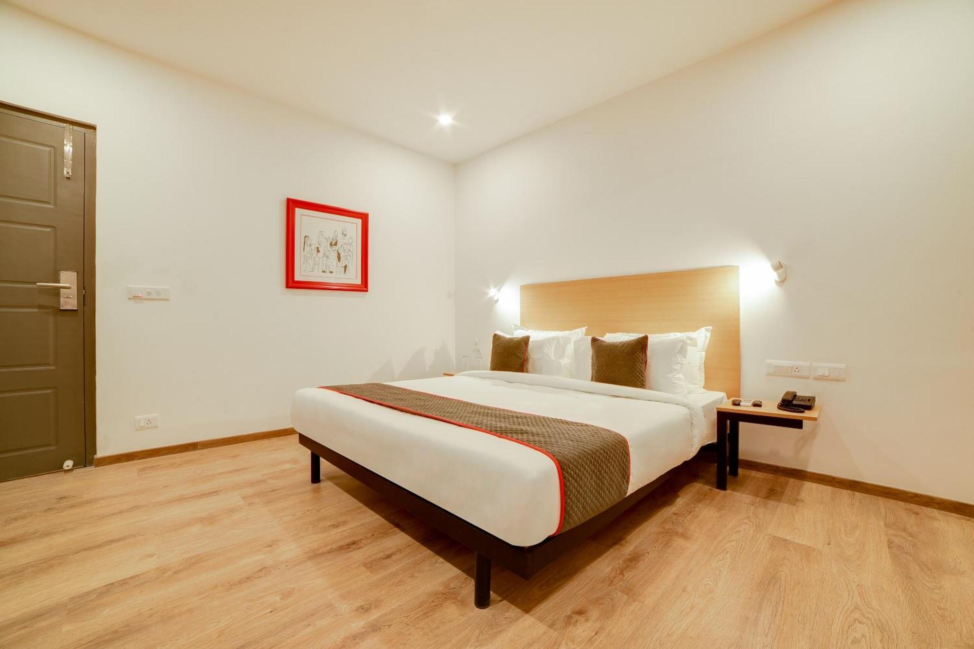 Super Townhouse Hosur Main Road Bommanahalli Near Gopalan Innovation Mall Bangalore Eksteriør bilde
