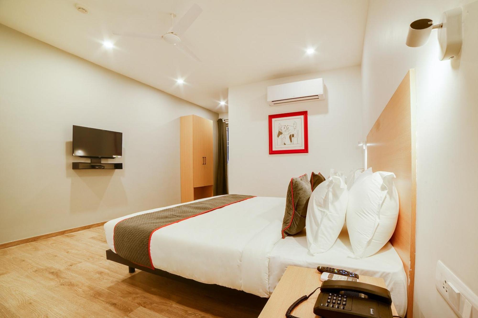 Super Townhouse Hosur Main Road Bommanahalli Near Gopalan Innovation Mall Bangalore Eksteriør bilde