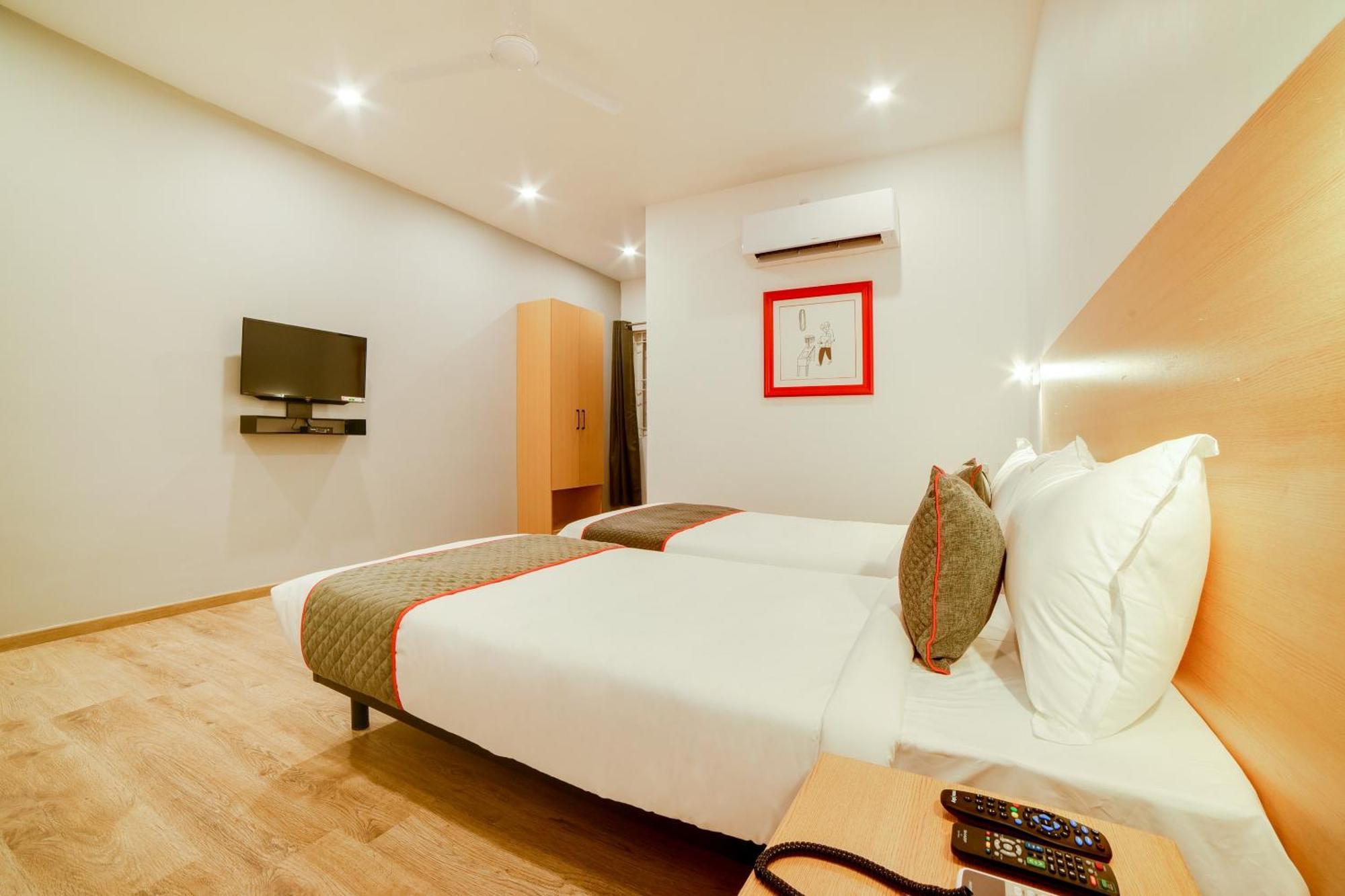 Super Townhouse Hosur Main Road Bommanahalli Near Gopalan Innovation Mall Bangalore Eksteriør bilde