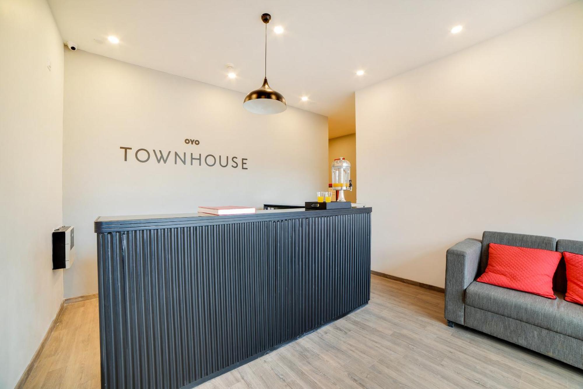 Super Townhouse Hosur Main Road Bommanahalli Near Gopalan Innovation Mall Bangalore Eksteriør bilde