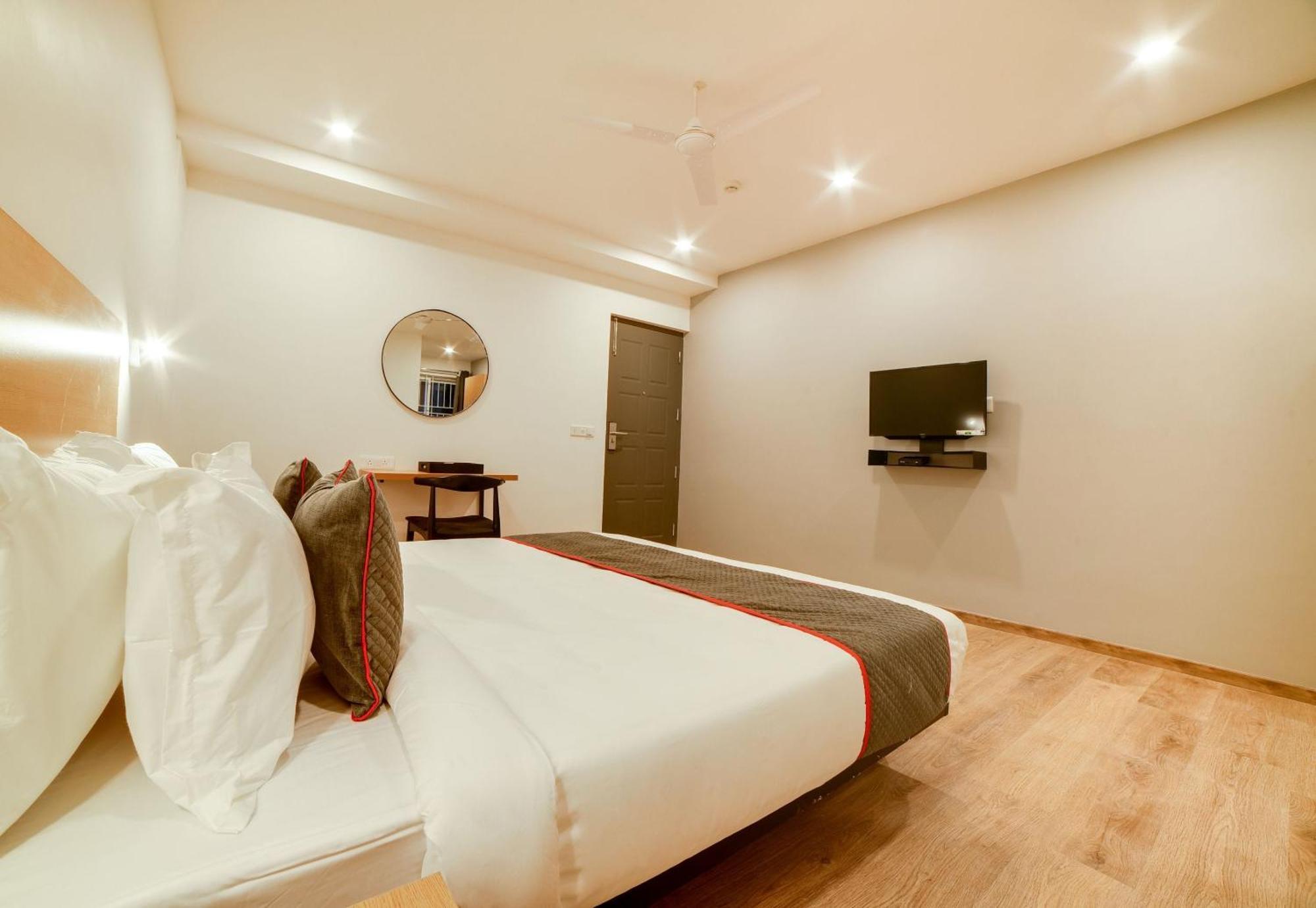Super Townhouse Hosur Main Road Bommanahalli Near Gopalan Innovation Mall Bangalore Eksteriør bilde